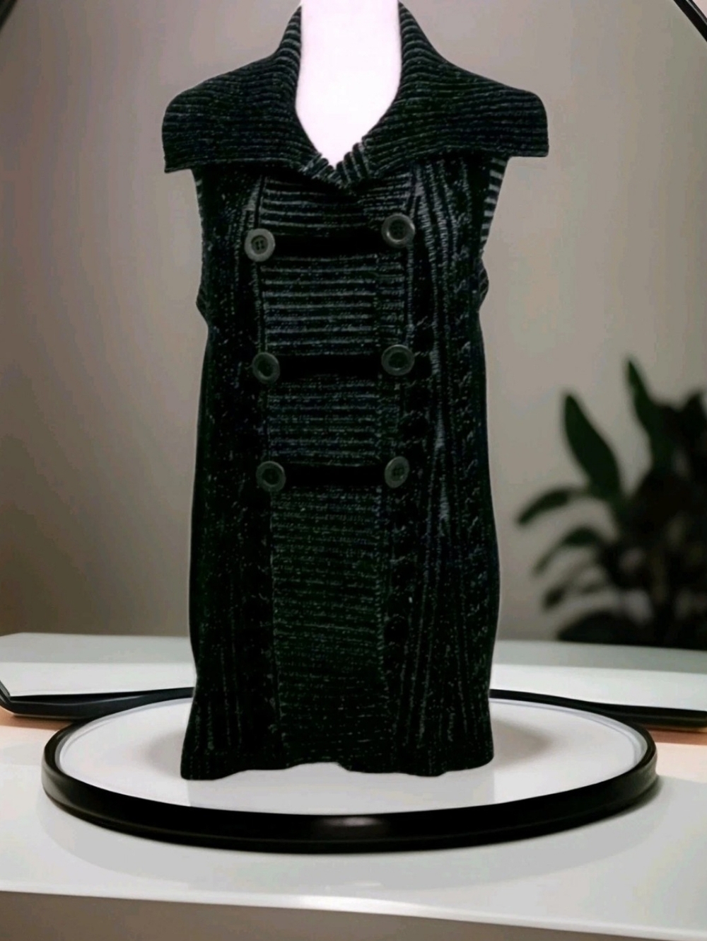 Hannah Black & Gray Sleeveless Double-Breasted Ribbed Sweater Vest